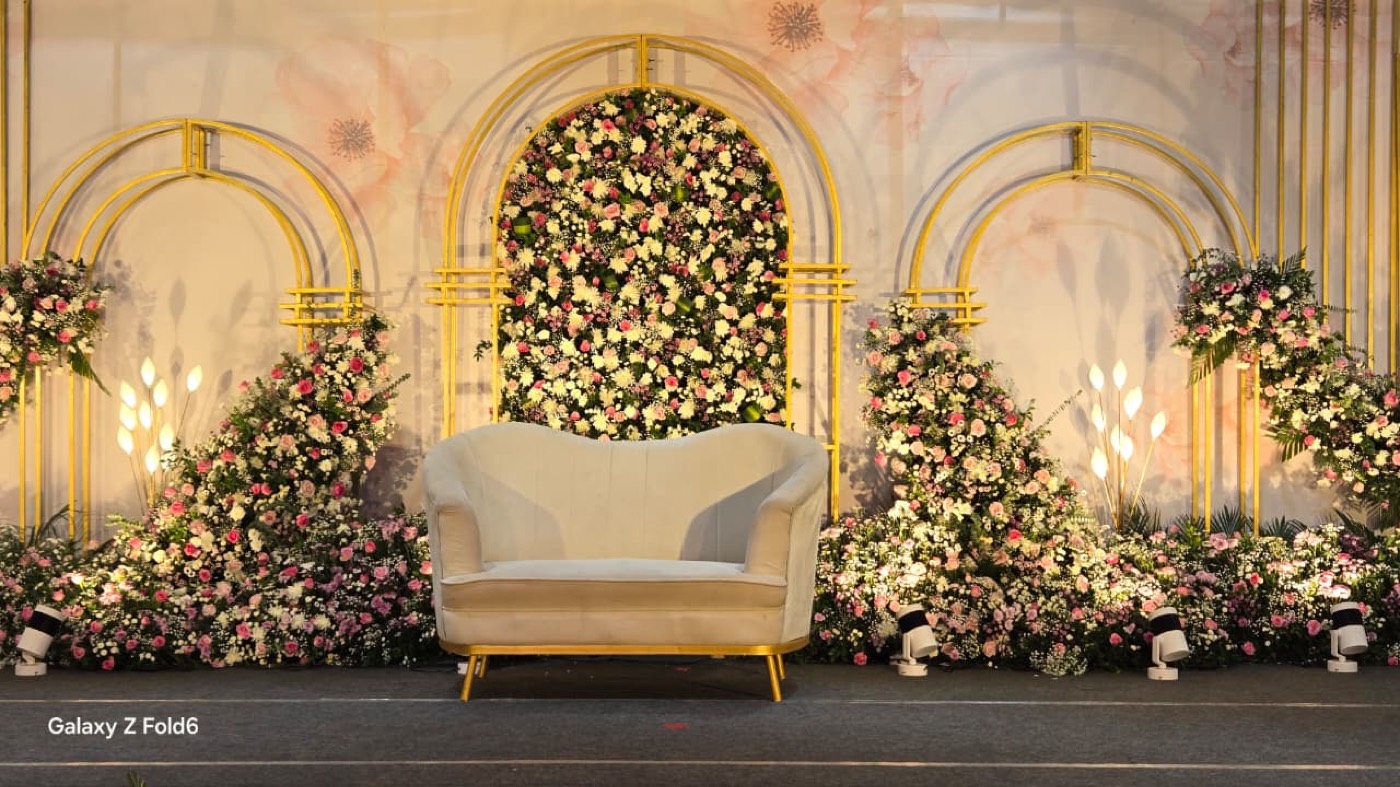Floral décor detail